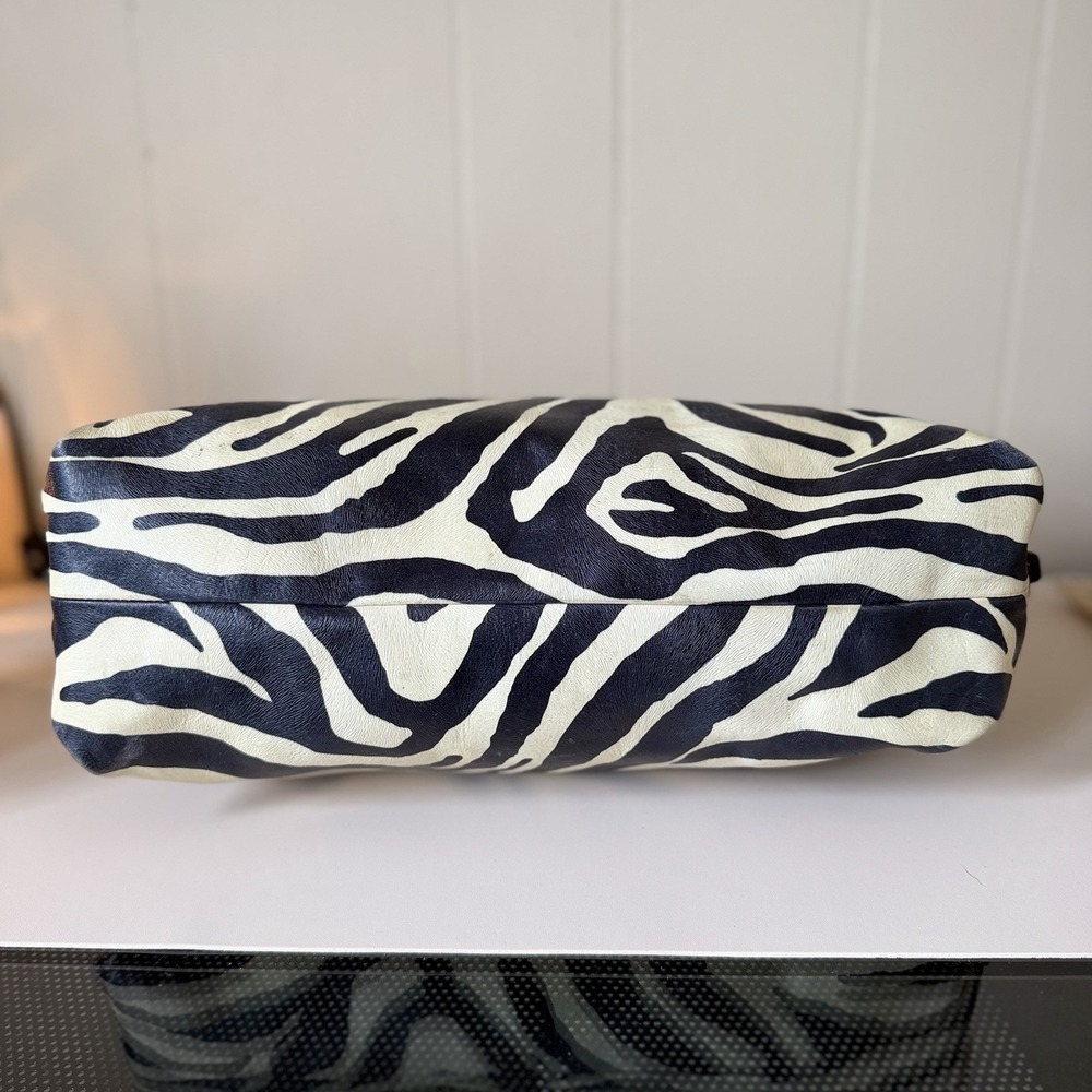 Dooney & Bourke VTG Y2K Zebra Print Leather Slouchy Hobo Bag (L) Purse Designer - Picture 4 of 13
